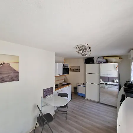 Grand Studio Front De Mer Ensoleille Avec Jardin Plein Sud Acces Direct Plage Cabourg Exterior foto
