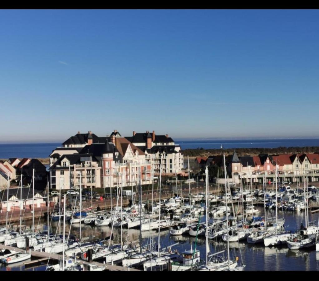 Grand Front De Ensoleille Avec Jardin Plein Sud Acces Direct Apartment Cabourg